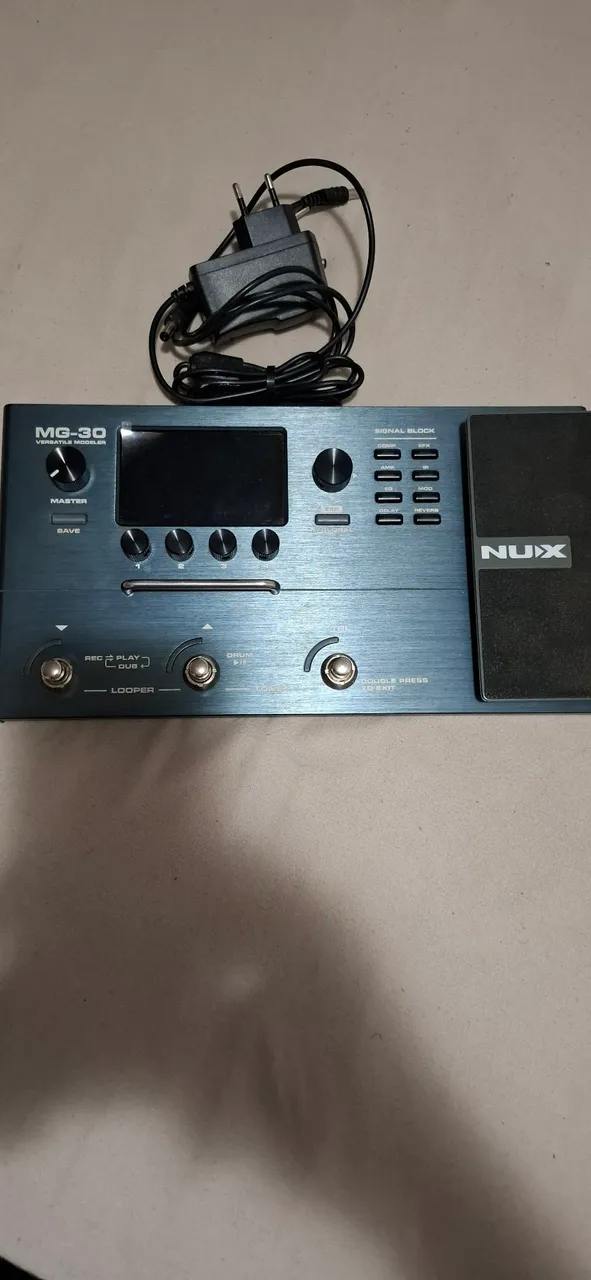 Pedaleira NUX MG-30 