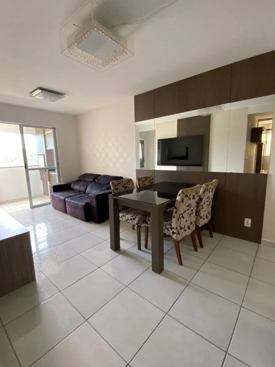 Aluguel de apartamento com 2 quartos e vaga de garagem em Camboriú-SC, condomínio COLINAS