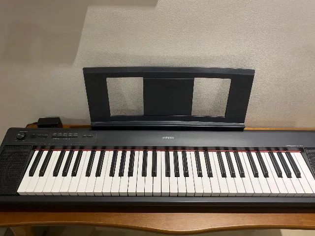 Piano digital Yamaha Piaggero NP12
