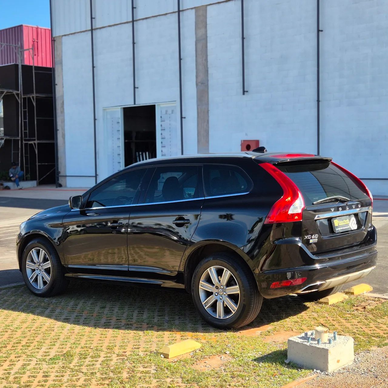 Volvo XC60 T5 KINETIC 2.0 245cv FWD 2016/2017 - Foto 2