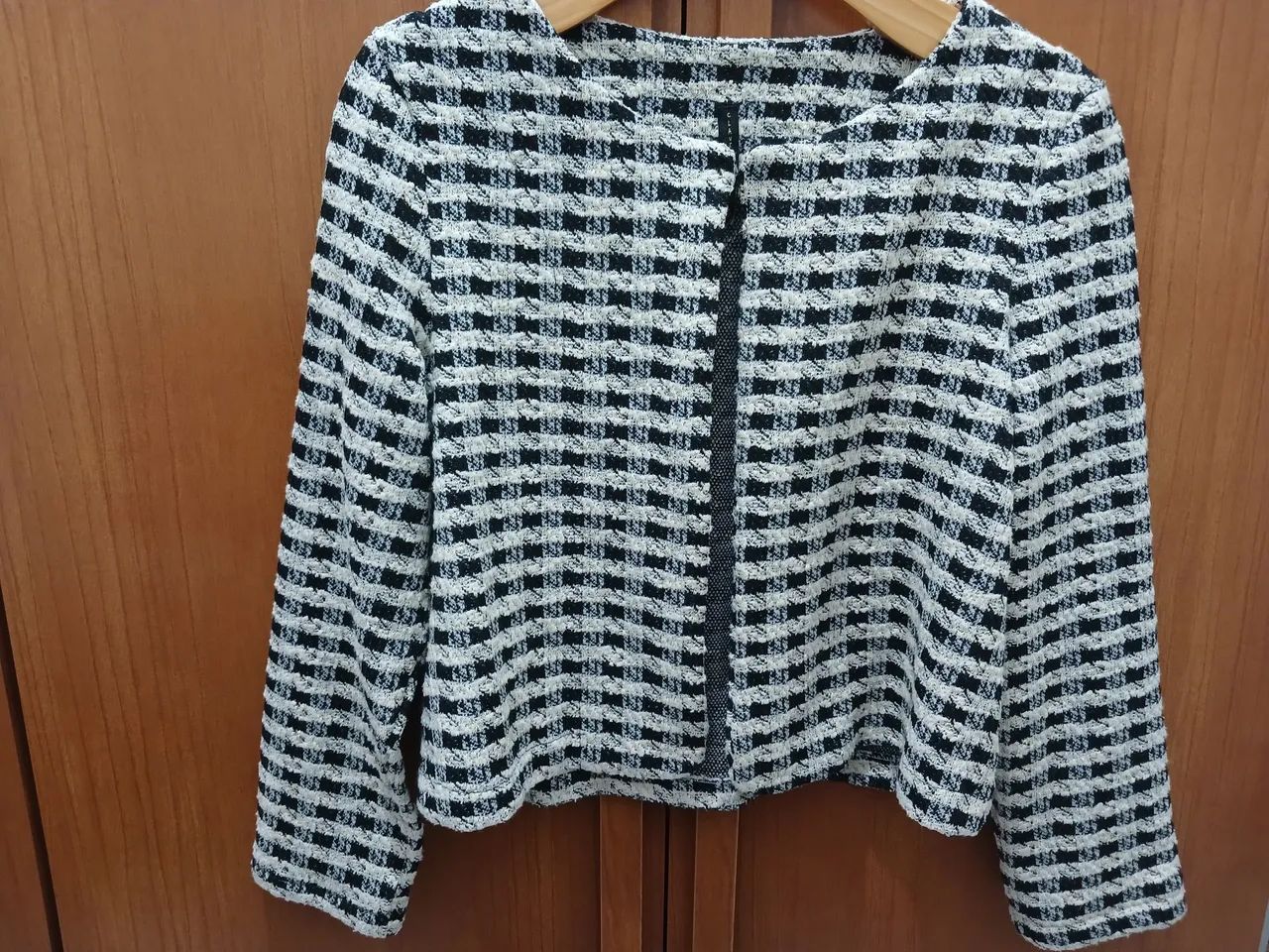 Casaqueto preto e branco ( Casaco)