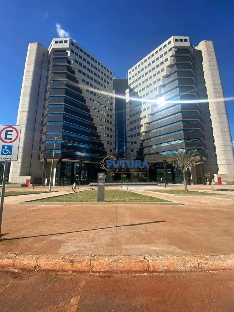 Excelente Sala Comercial - Ed Centro Empresarial Varig - Asa Norte - Brasília/DF