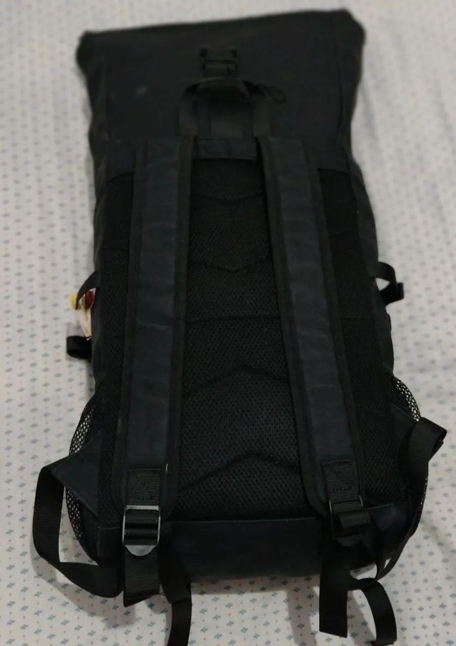 Mochila preta moderna e funcional - Foto 2