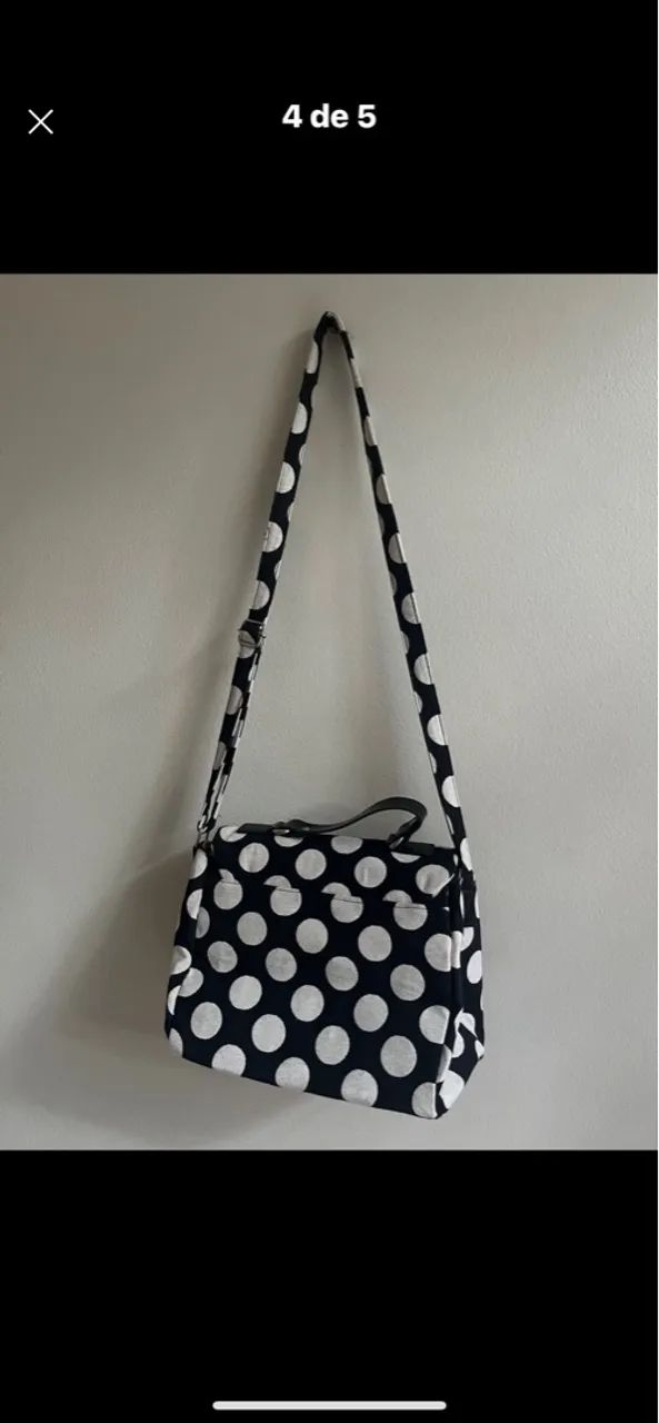 Bolsa de ombro preta com bolinhas branca, da Imaginarium. - Foto 2