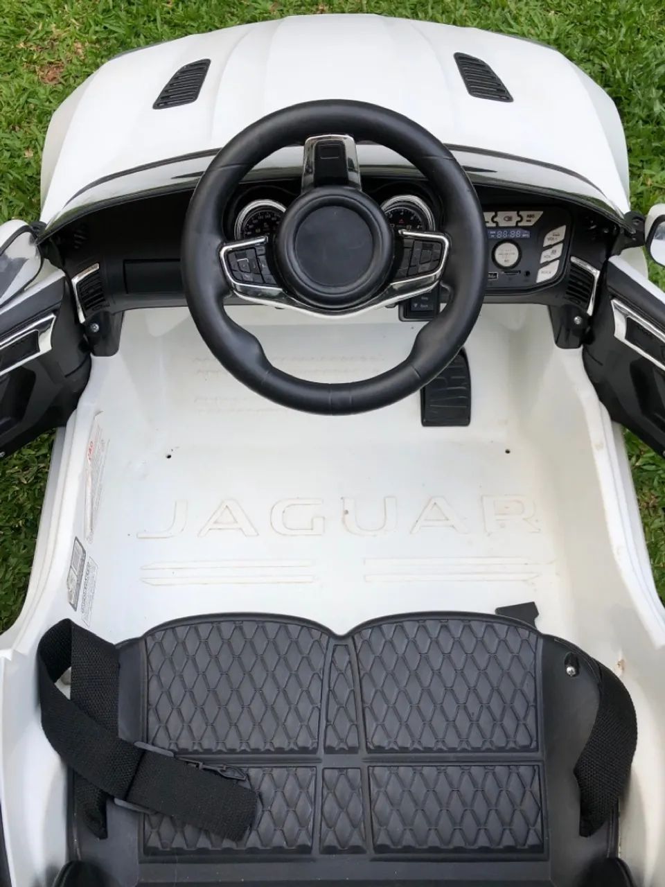 Carrinho Elétrico Infantil Jaguar F-Type - Foto 4