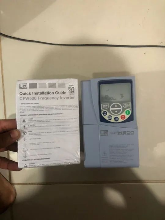 Inversor de Frequência CFW 500 marca Weg na caixa  - Foto 2