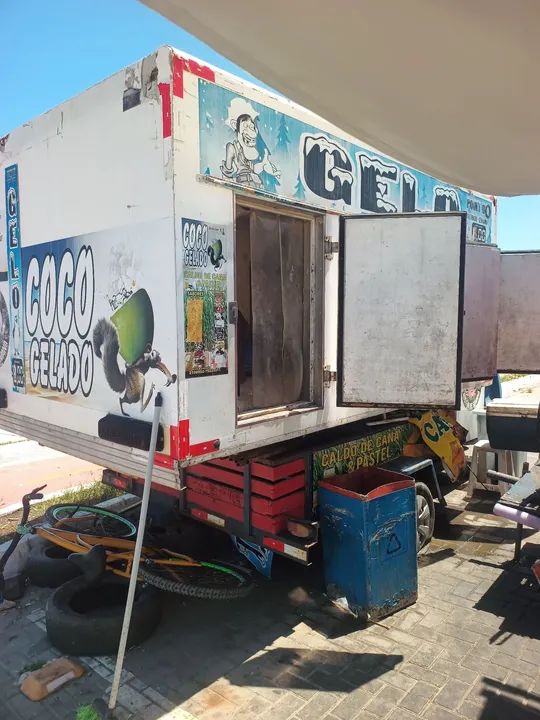 Vendo câmara frigorífica com capacidade pra 200 sacos de gelo - Foto 2