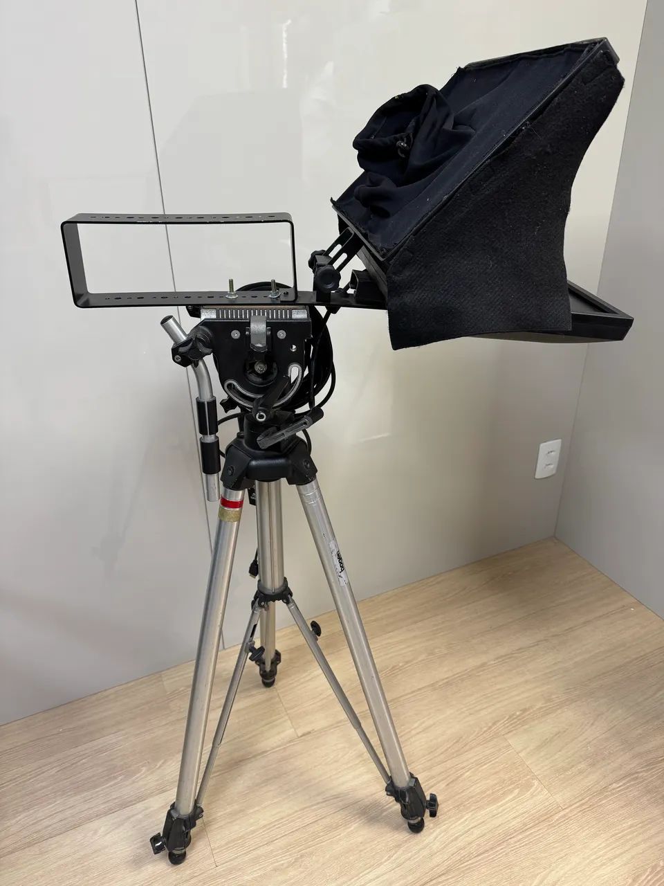 Teleprompter Hemon Profissional Completo + Monitor LG 29 Pol. + Tripé - Foto 4