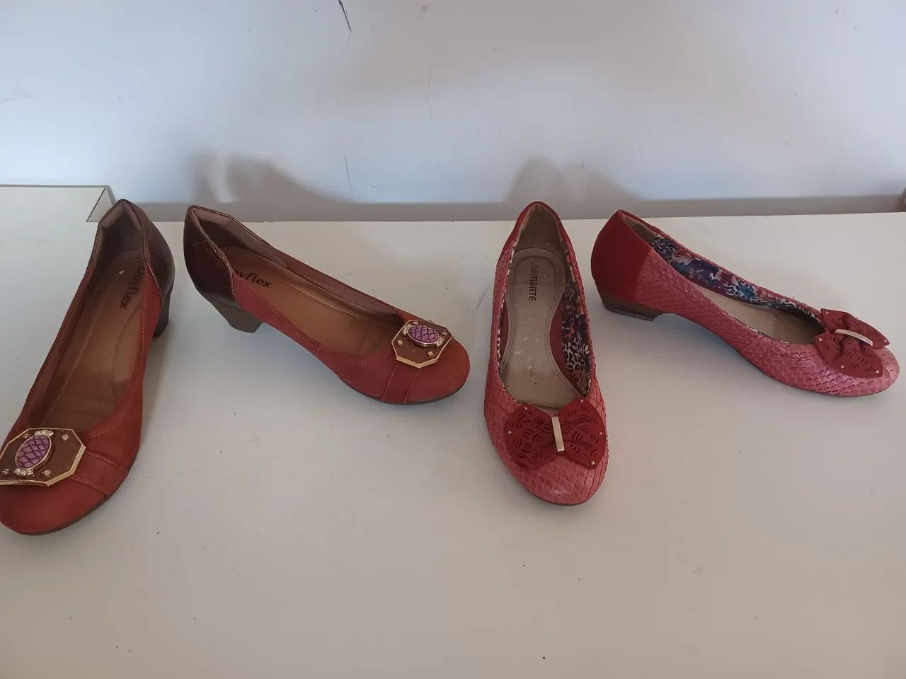 2 PARES SEMINOVOS POR 20 REAIS DESAPEGO FEMININO - Foto 4