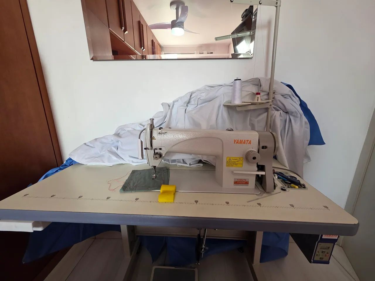 Máquina de costura reta semi industrial Yamata - Foto 6