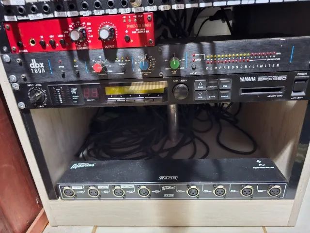 Processadores de áudio - Pré-amplificadores, compressores e efeitos - Foto 2