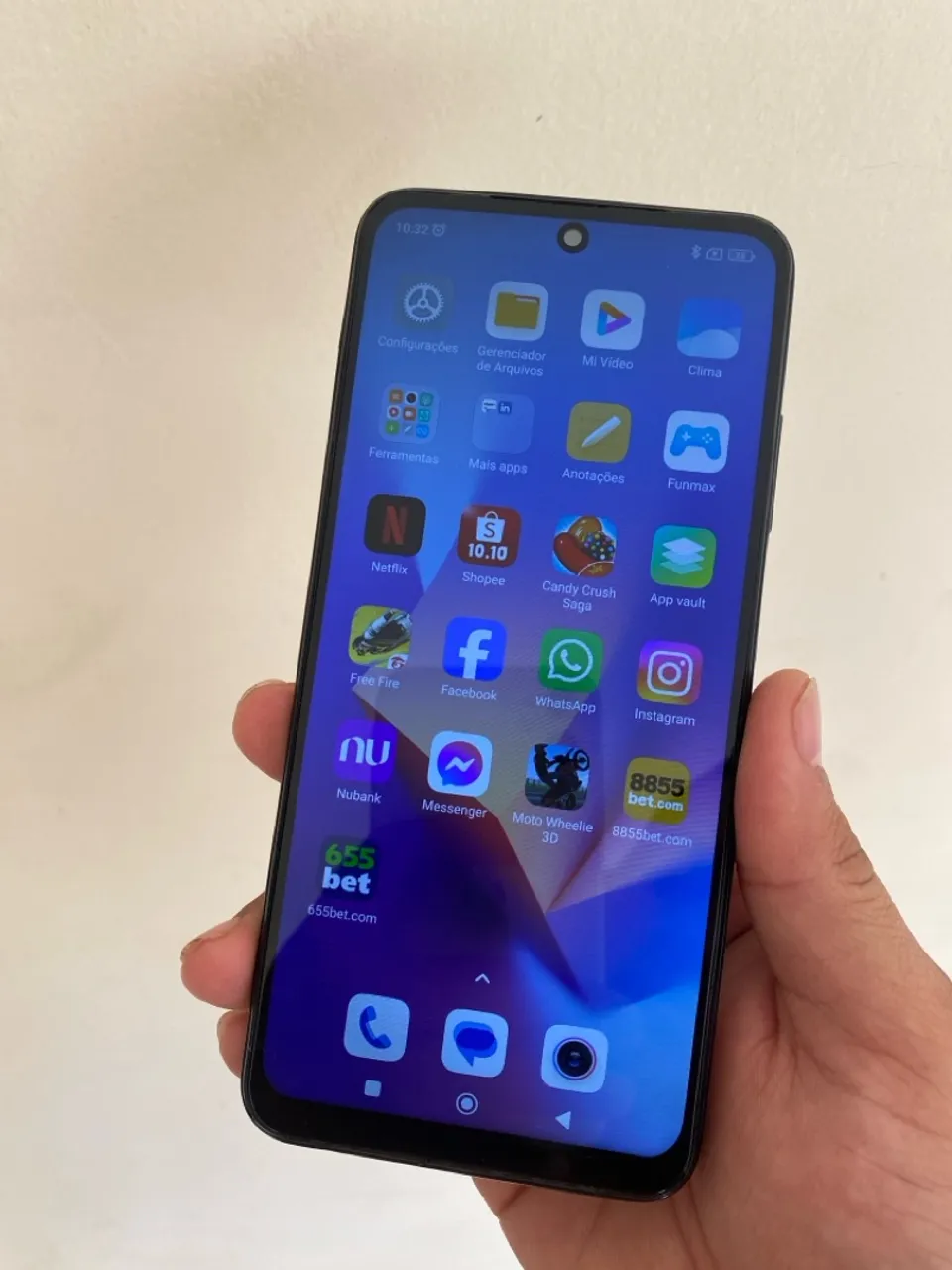 Celular top, em bom estado funcionando tudo
