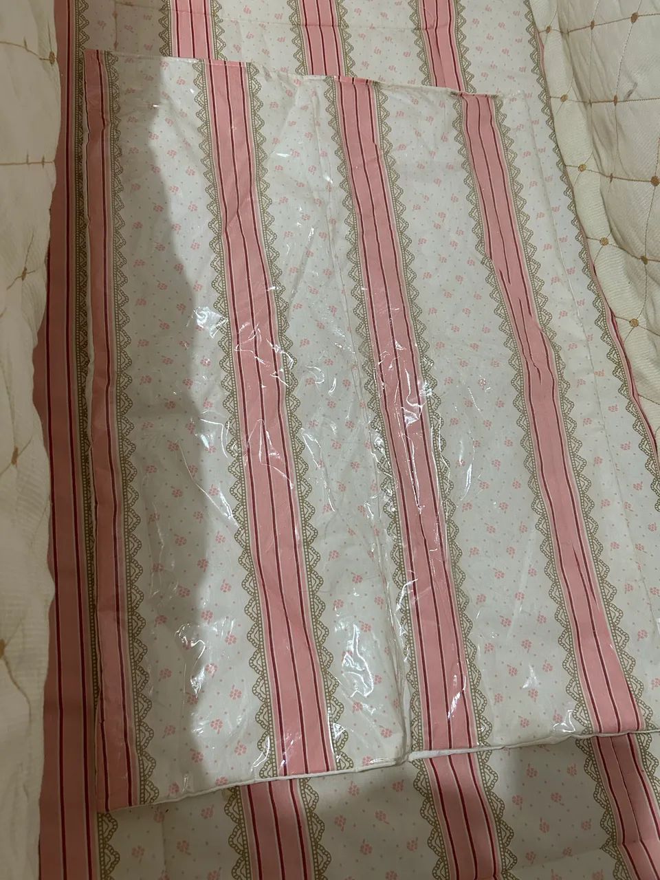 Vendo Berço mini cama + kit de berço completo + mosqueteiro provençal  - Foto 2