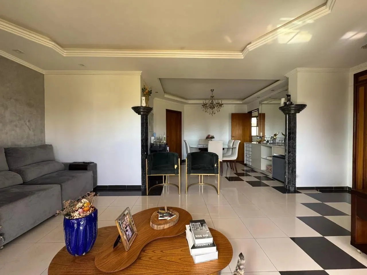 4 quartos, 2 suítes(139mts) Setor Bela Vista Px.ao Parque Areiao