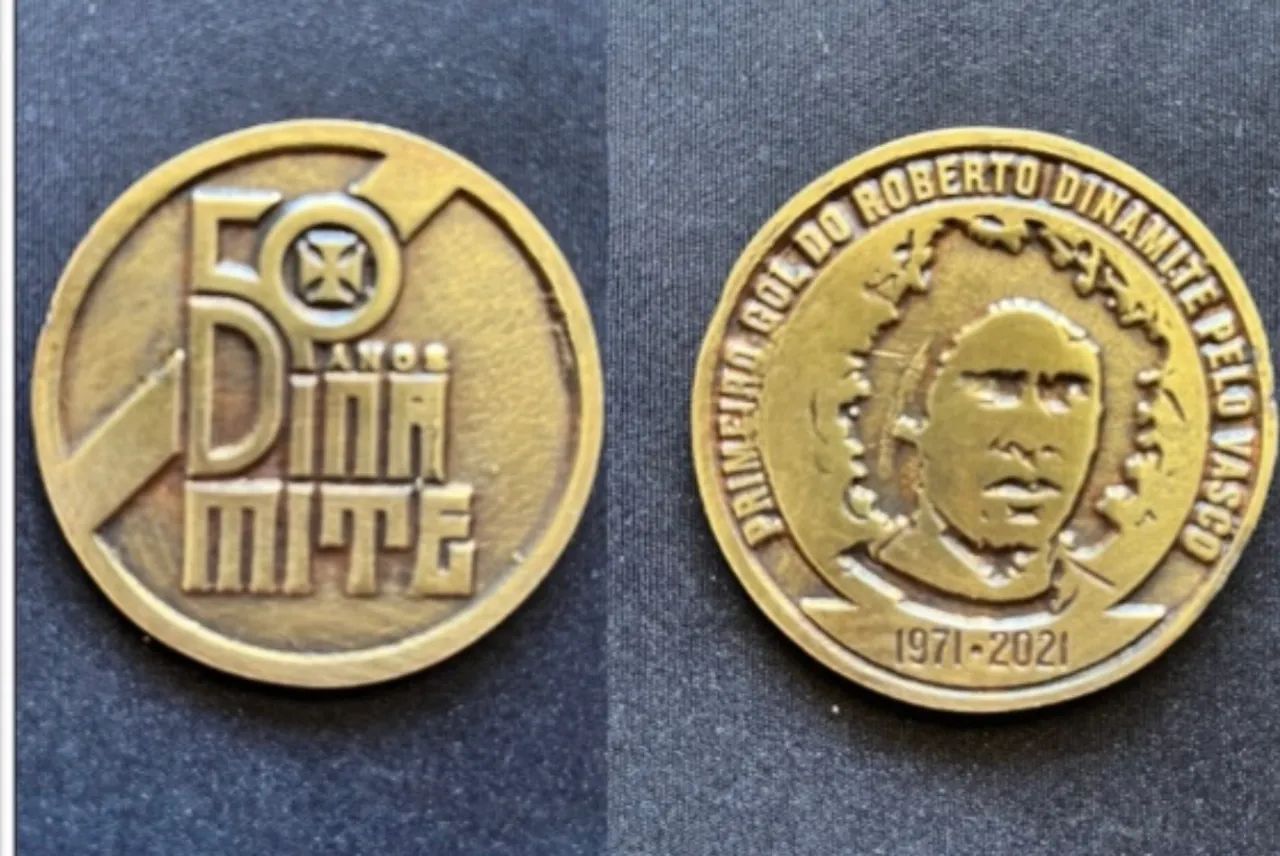 Medalha dinamite 50 anos Vasco - Foto 2