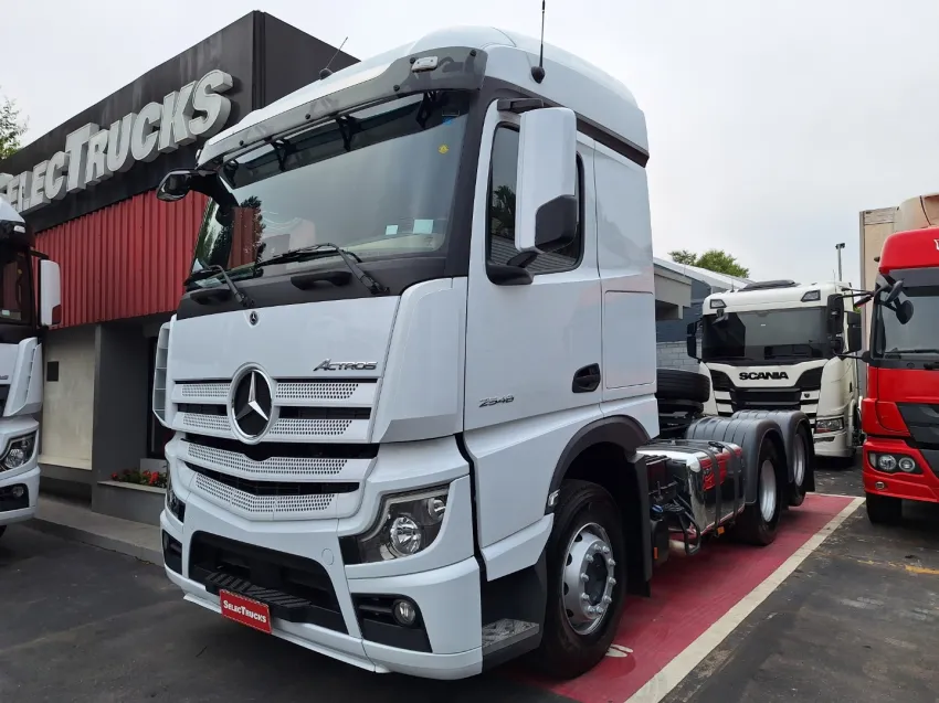 Mertcedes Benz Actros 2548 6x2 22/22 Selectrucks.