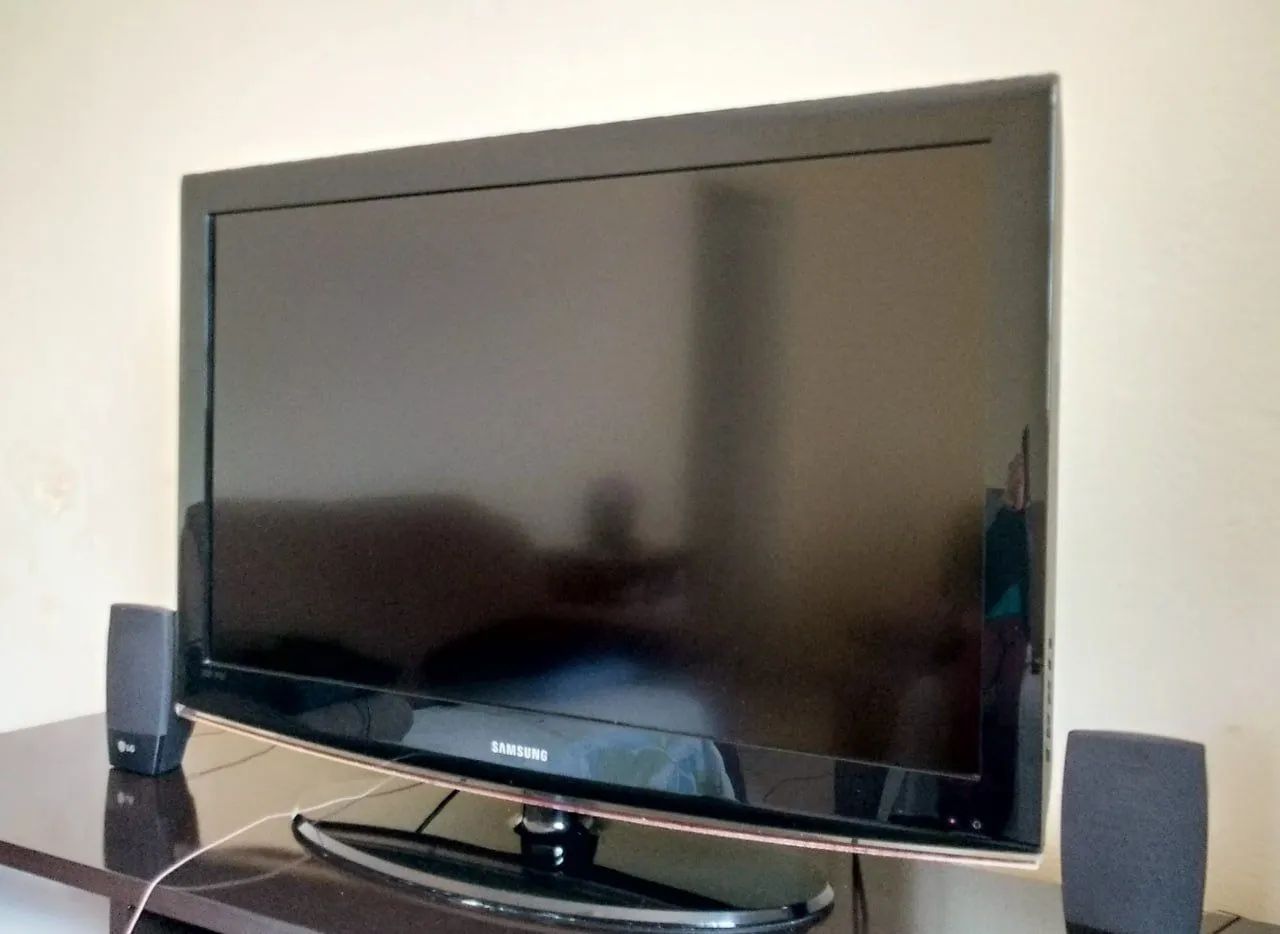 TV LCD Samsung 40", modelo LN40B450 - Foto 3