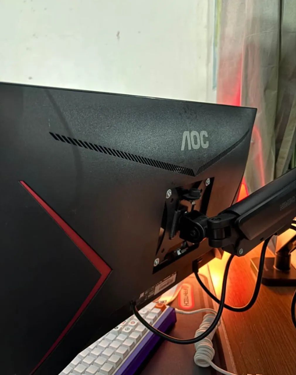 Monitor AOC 144hz 24p - Foto 2