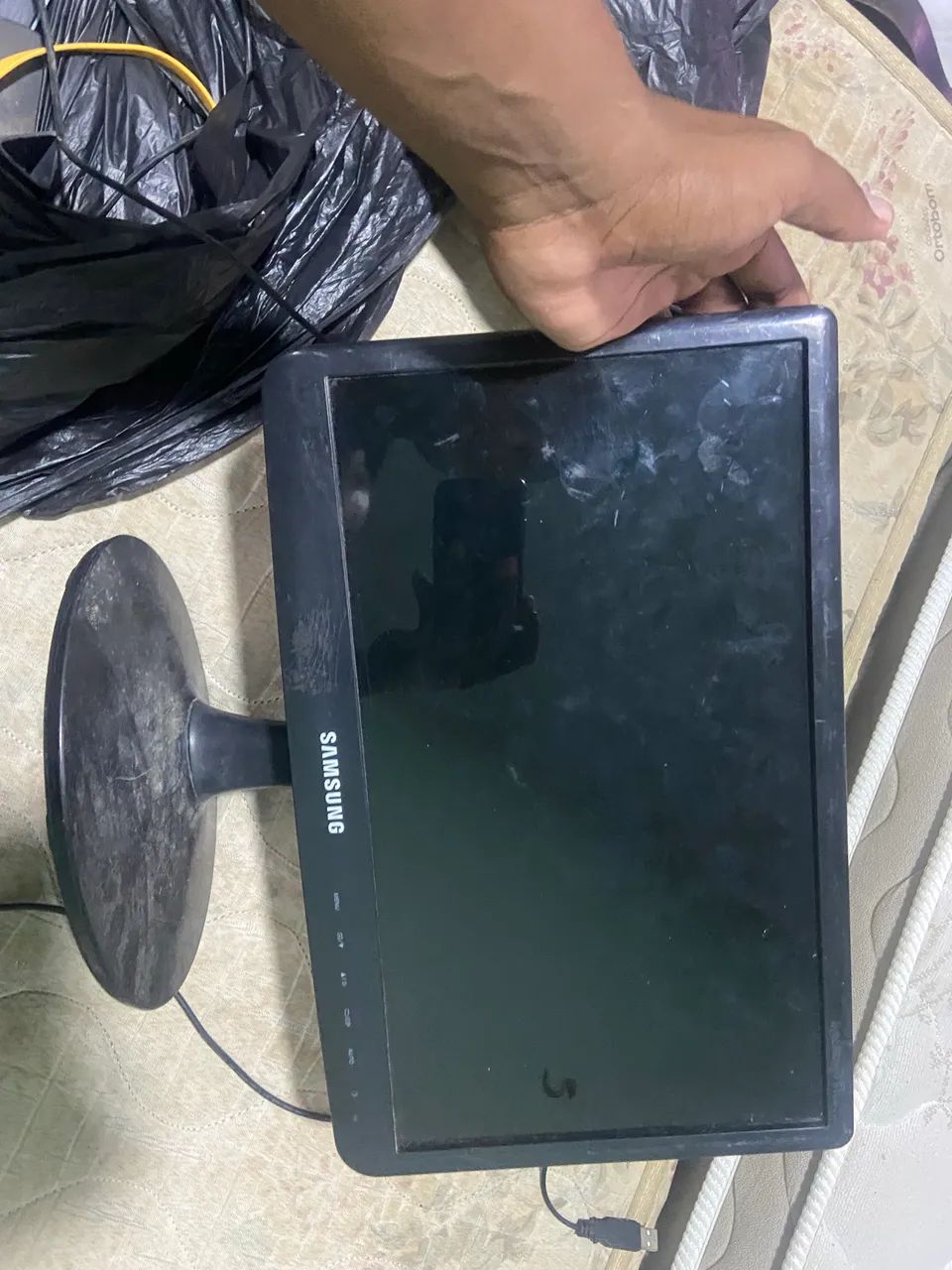 2 Monitores + Gabinete com Peças - Lote