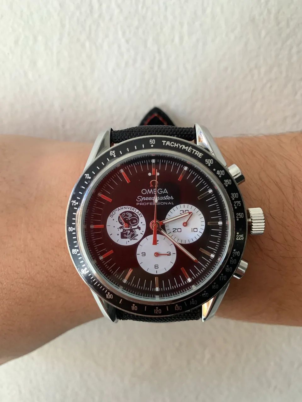 Relógio Omega Speedmaster Snoopy 50th Anniversary