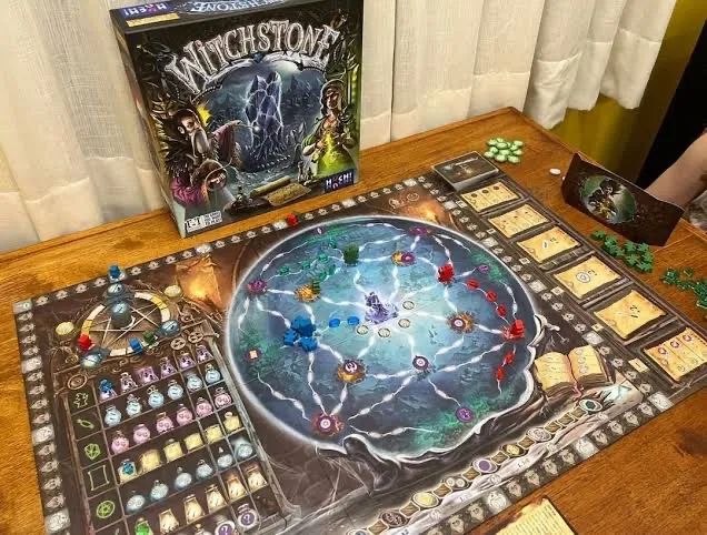 Jogo de Tabuleiro Witchstone - Lacrado (Novo) - Foto 2