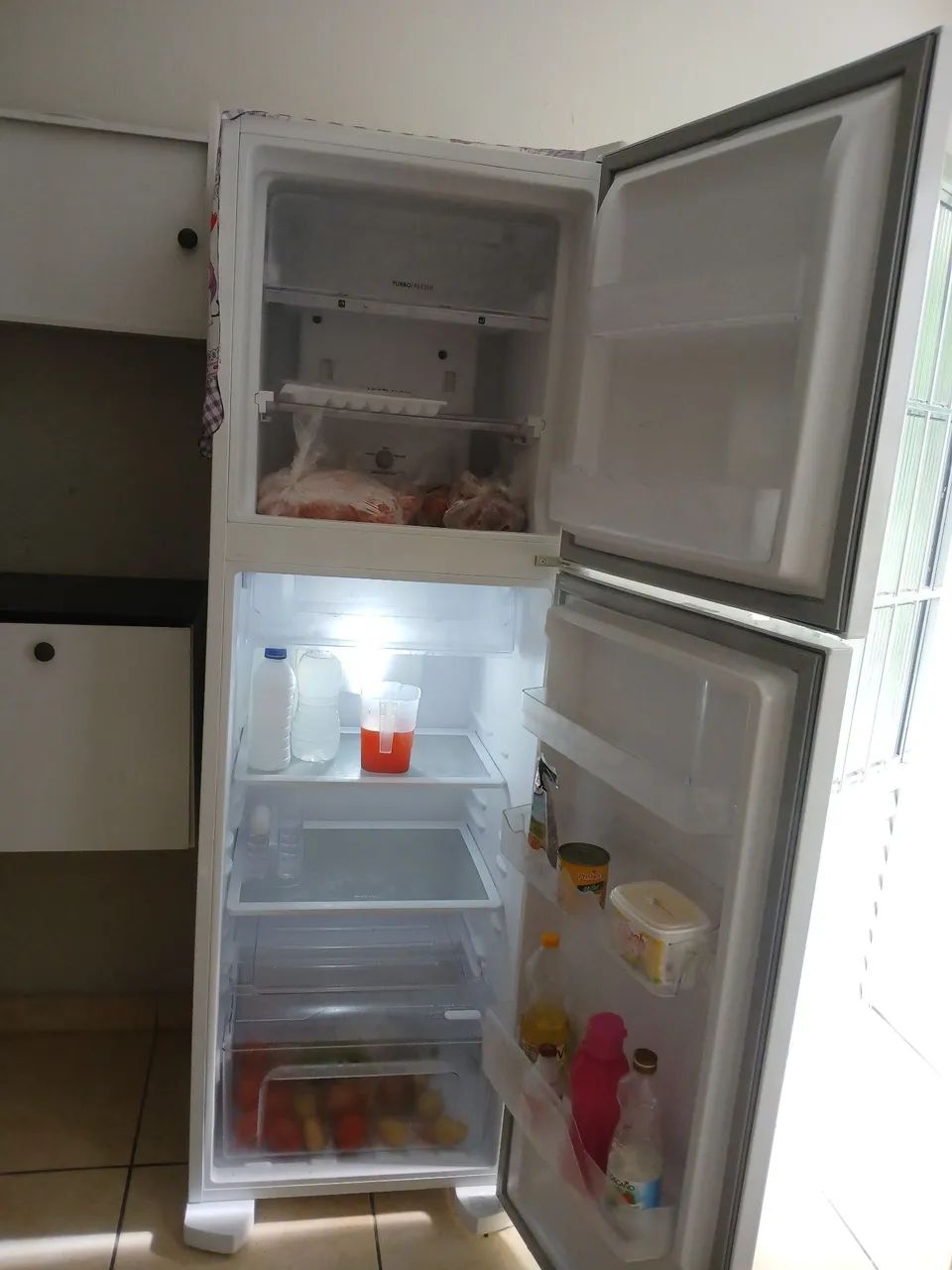 Vendo geladeira simi nova - Foto 4