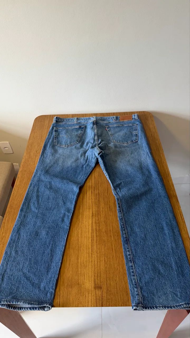 Calça jeans levis 501 tamanho 52 - Foto 2