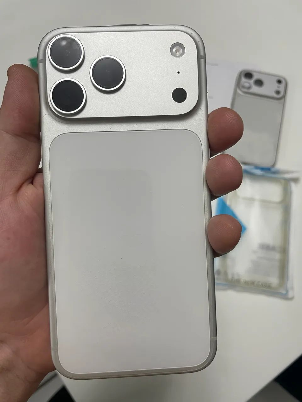 iPhone 17 Pro Max - Foto 2