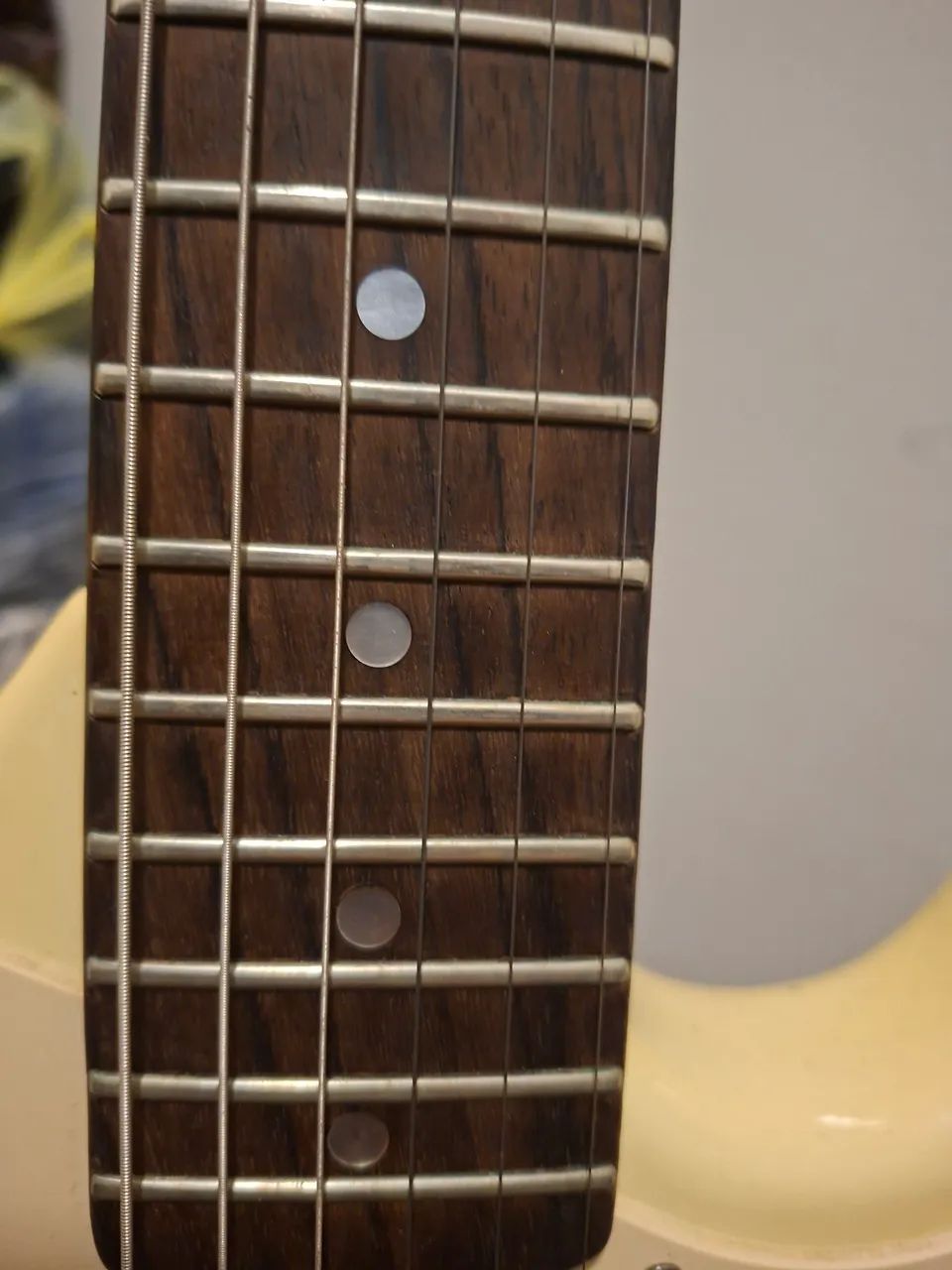 Guitarra Stratocaster Creme Trigger  - Foto 4