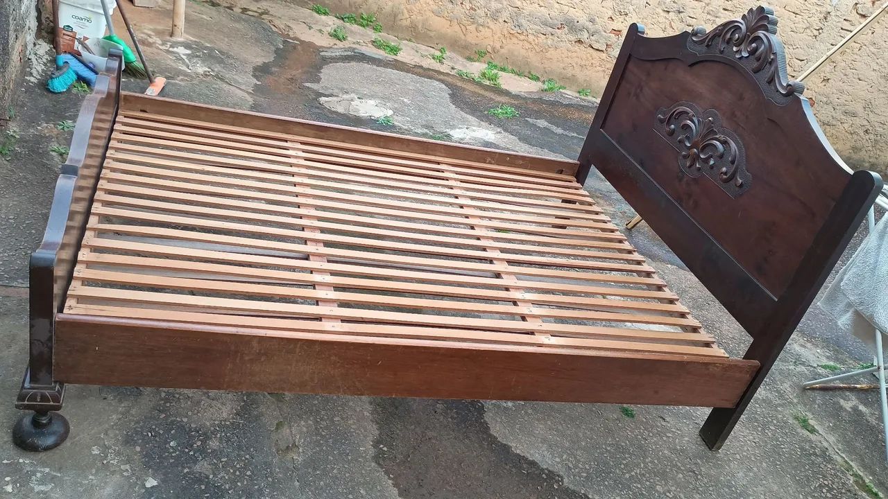 Cama de casal madeira maciça 
