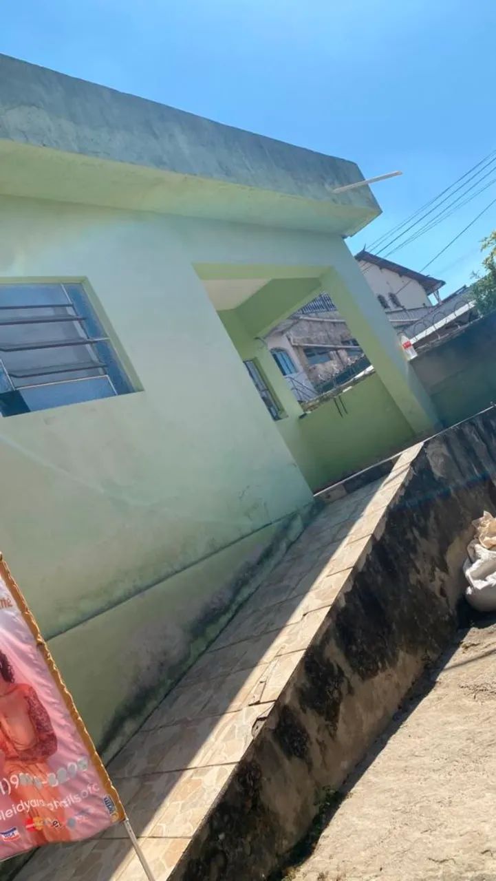 CASA CONSTRUIDA, BARRACAO NOS FUNDOS, QUINTAL GRANDE