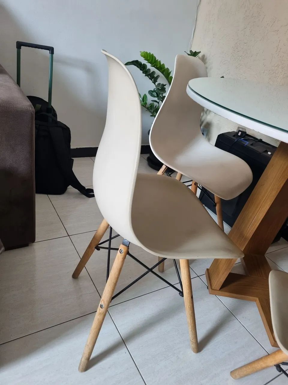 4 CADEIRAS PARA MESA DE JANTAR - Foto 2