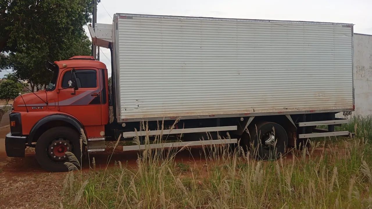 caminhão Mercedes-Benz 1513 - Foto 10