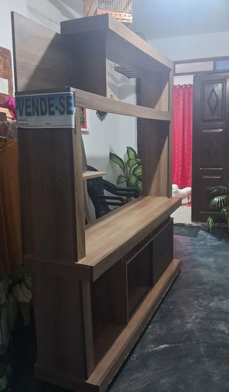 Estante Bem Conservada 
