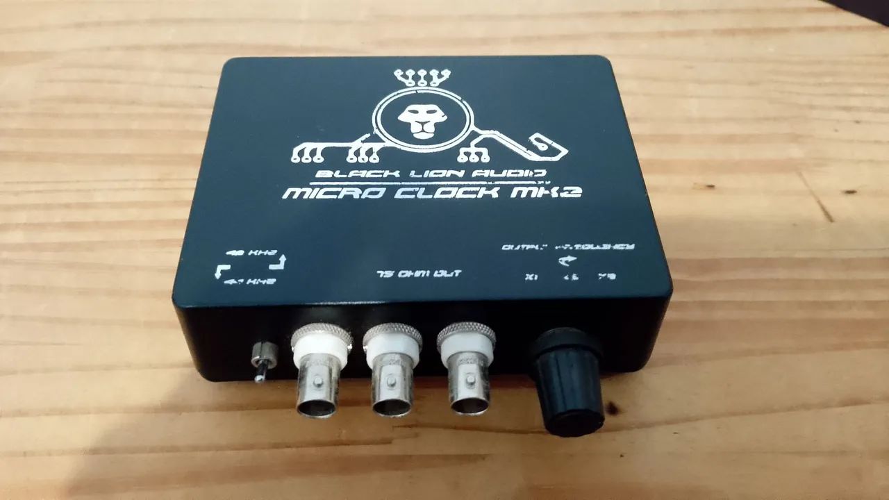 Master Clock Black Lion Micro Clock MKII 