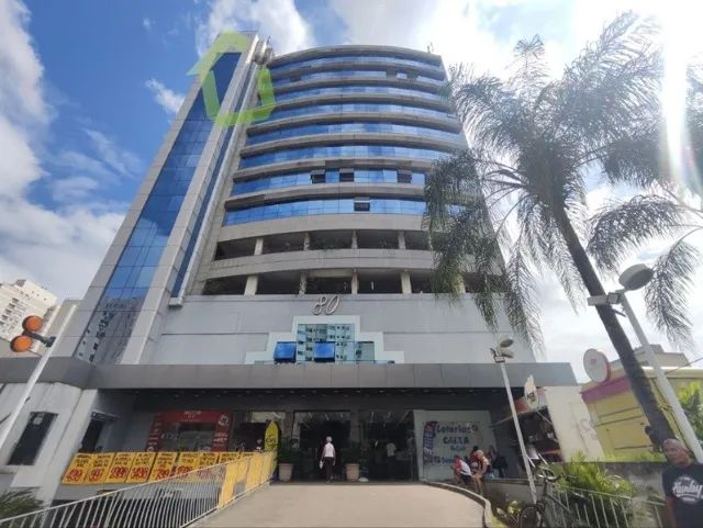 Excelente loja comercial na galeria do Edifício Empresarial Vianense.  A loja está pronta!
