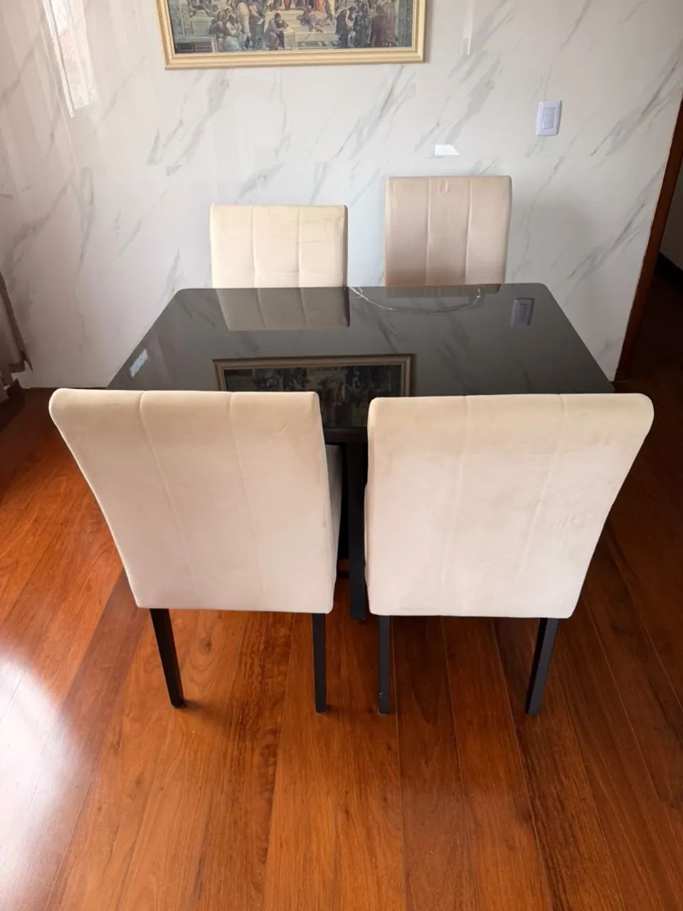 Mesa com 4 cadeiras