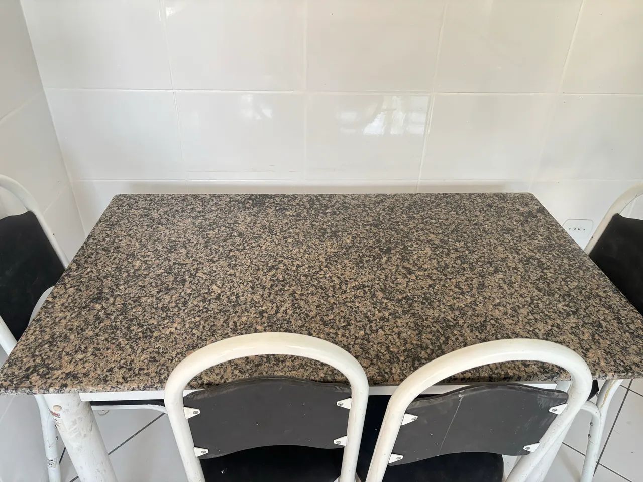 Mesa de Pedra e cadeiras  - Foto 4