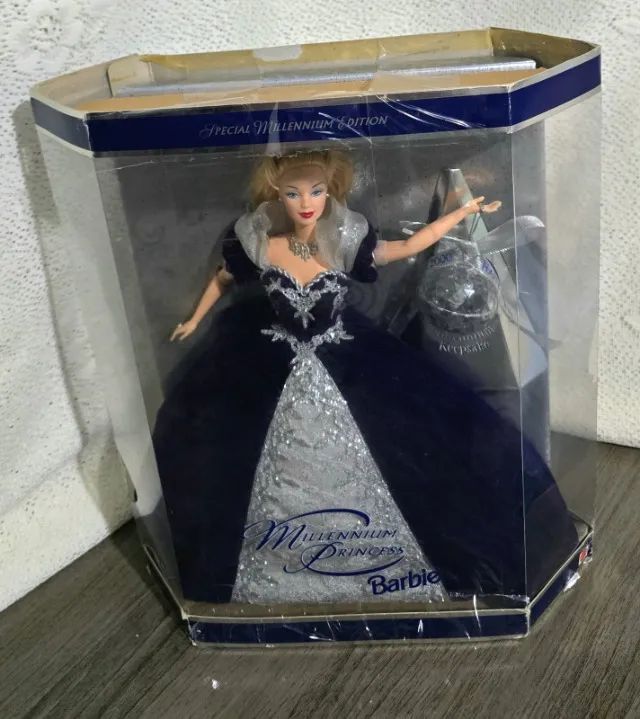Boneca Barbie Millennium Princess Ano 2000 - Foto 3
