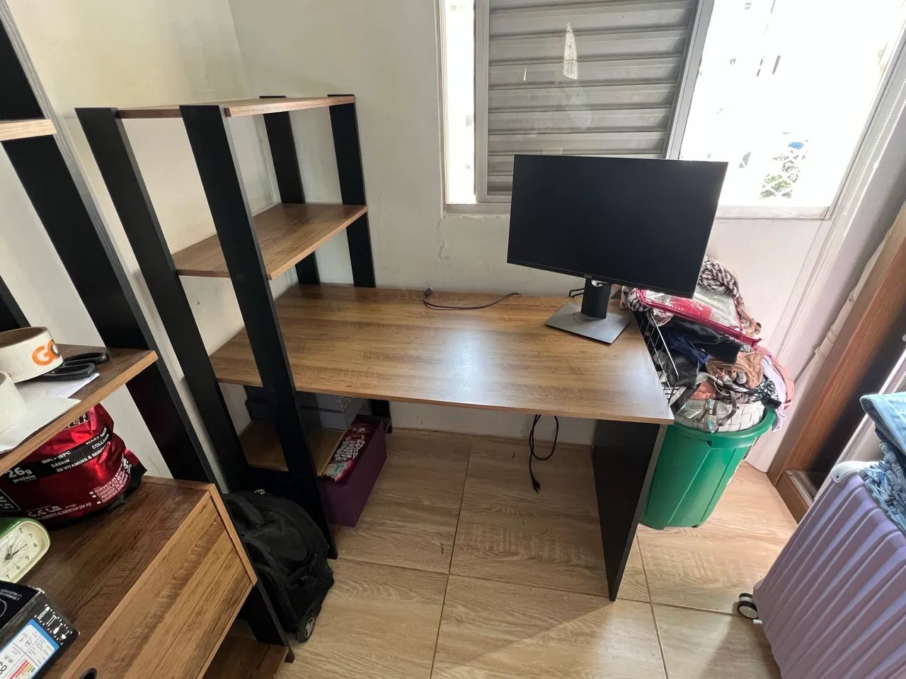 Mesa e estante de escritório - Foto 4