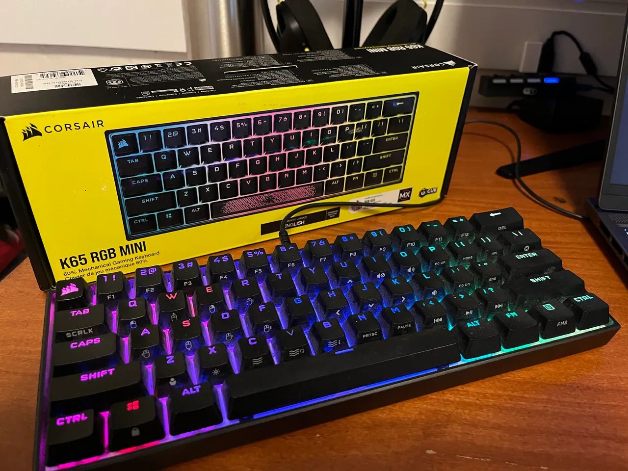 Teclado Gamer Corsair k65
