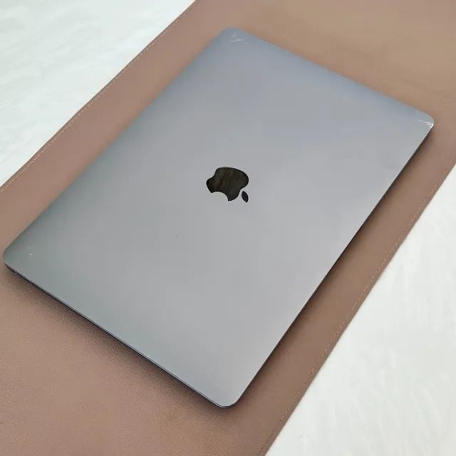 Macbook Air - Apple M1 - 8gb de RAM - 256gb de SSD - Tela de 13.3