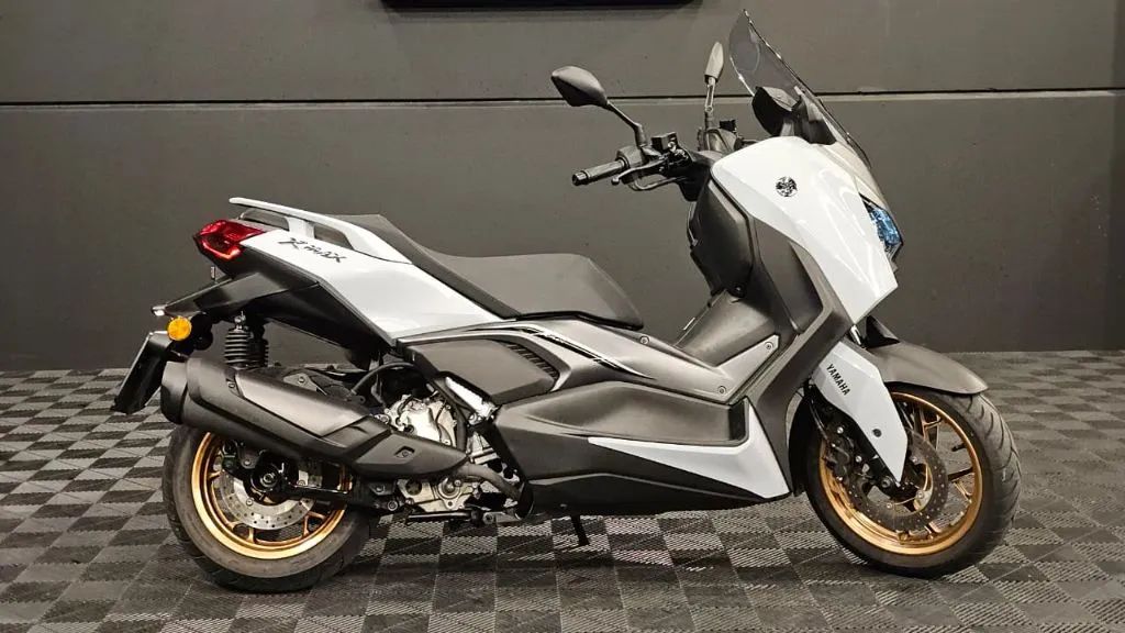 XMAX 300 CONNECTED  - Foto 4