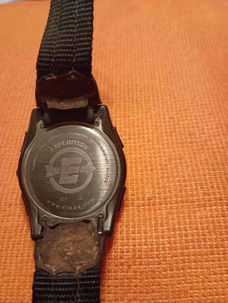 Relógio Timex Expedition pulseira em couro com tecido item de colecionador  - Foto 2