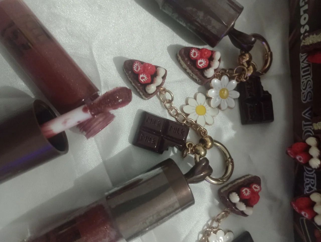 LIP GLOSS CHAVEIRO CHOCOLATE  - MISS VICTORY  - Foto 3