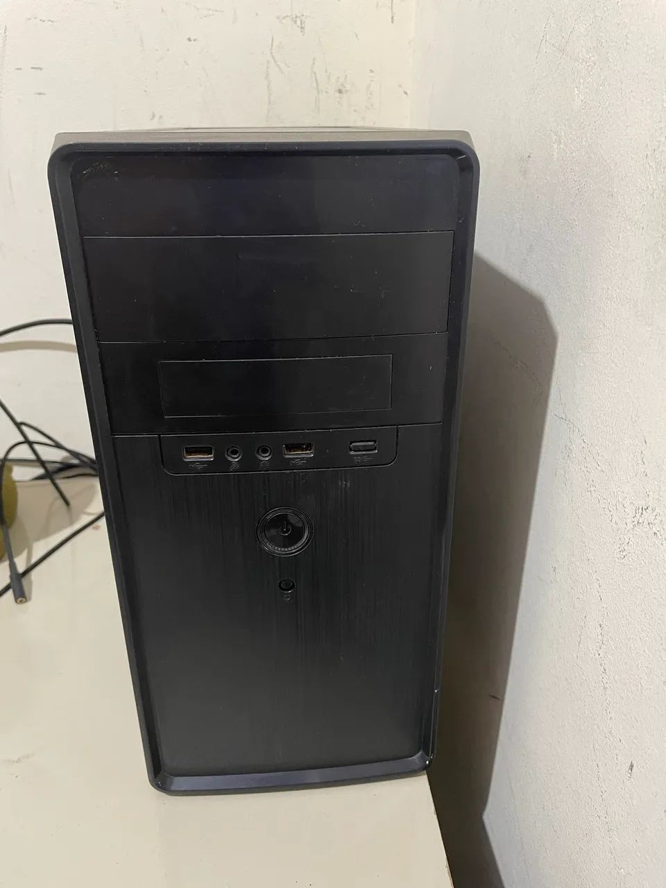 Computador básico para estudos e trabalhos 