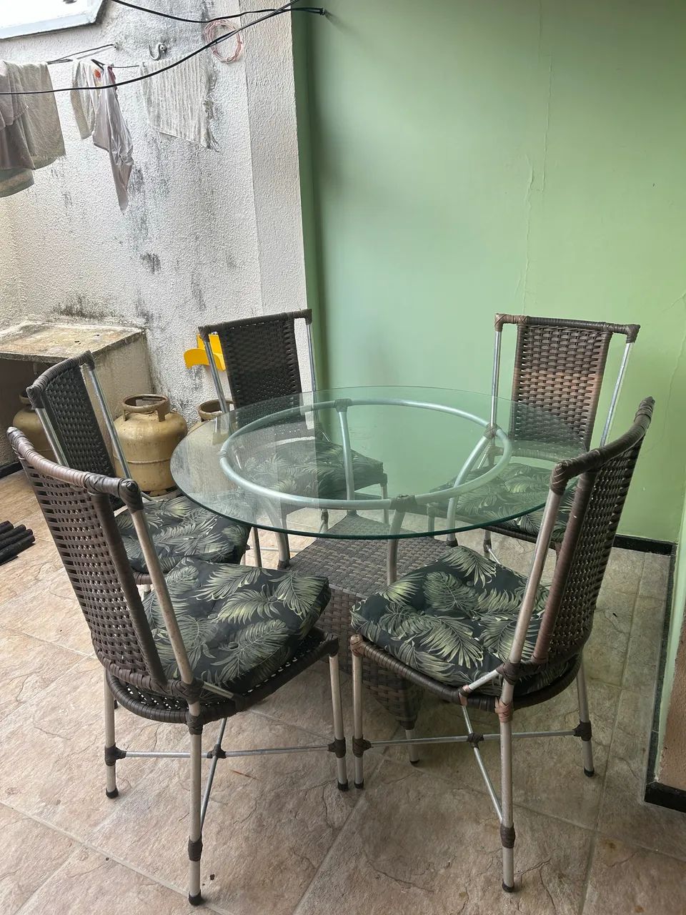 Mesa de jantar de rattan