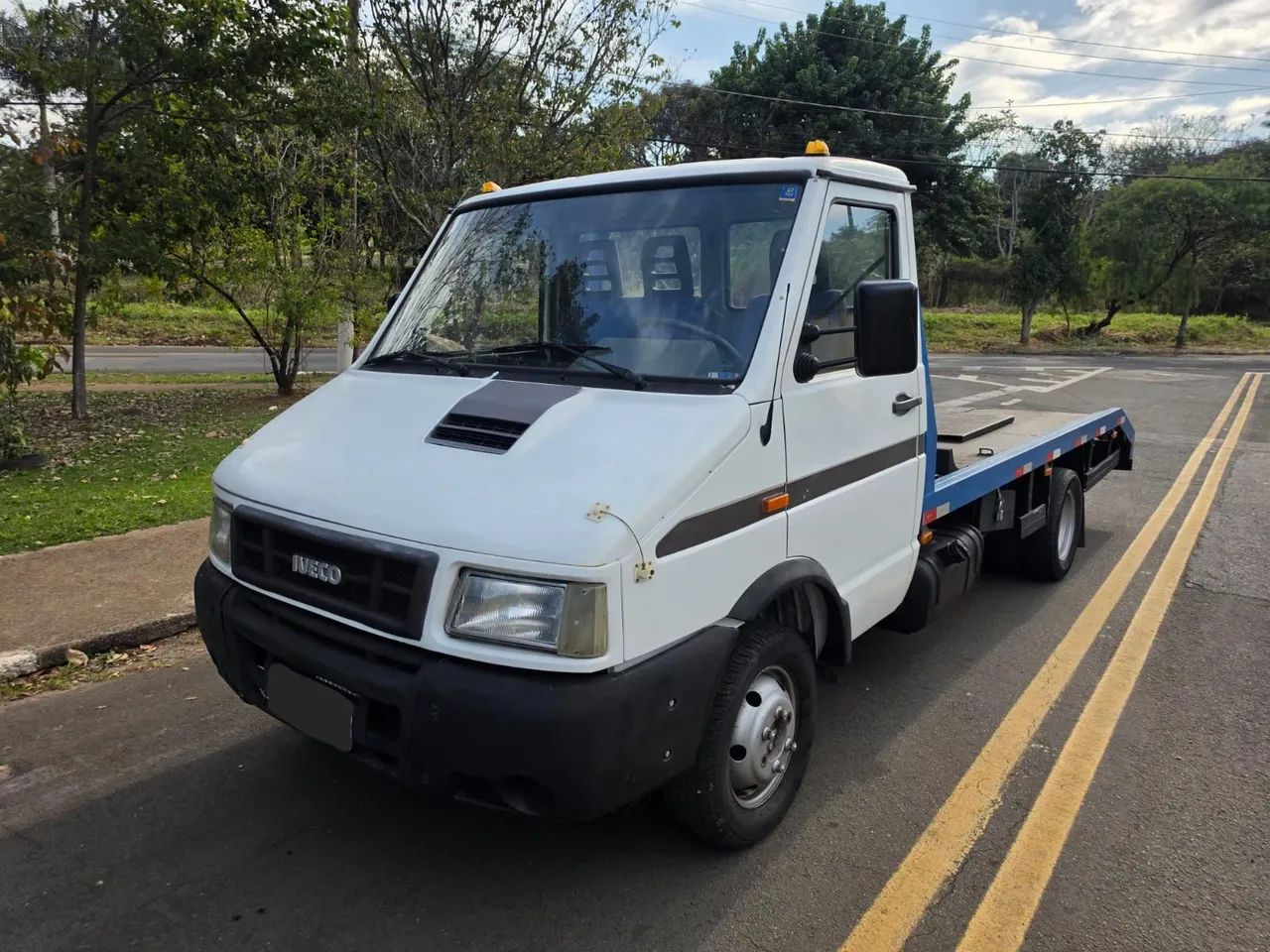 Guincho Iveco 5013 2007 - Plataforma fixa