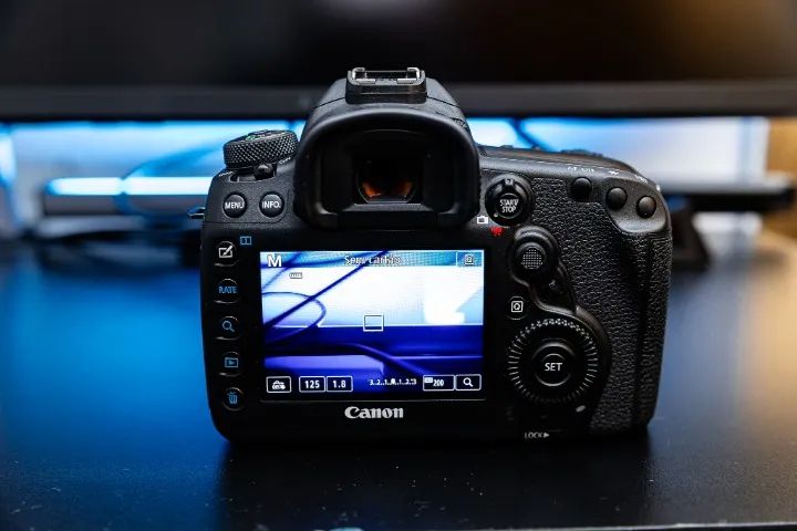 Canon 5D Mark IV - Foto 2