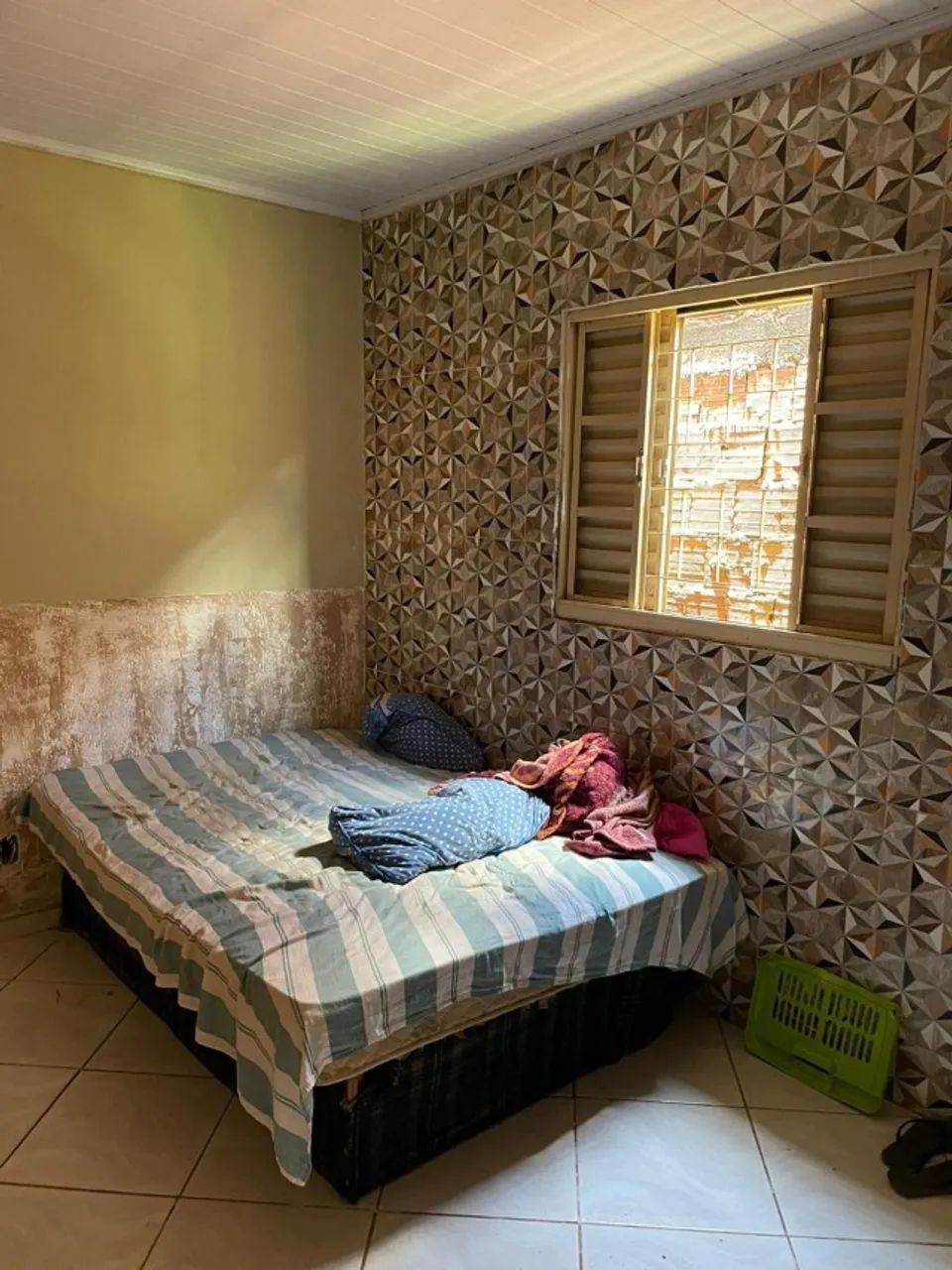 Vendo ou troco casa.